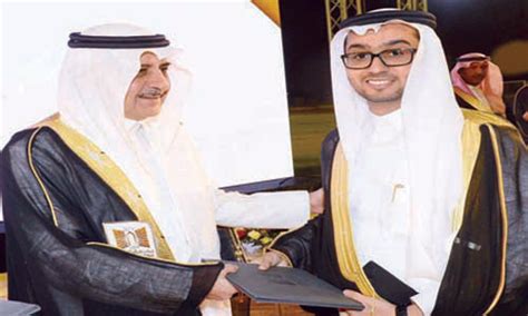 تجربة جامعة السلطان قابوس في استخدام منصة موودل. الأمير فهد بن سلطان يرعى تخريج طلاب وطالبات جامعة تبوك