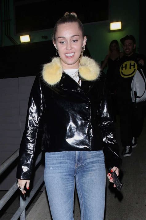 Miley Cyrus In Jeans Exiting From Tomtom Bar 03 Gotceleb