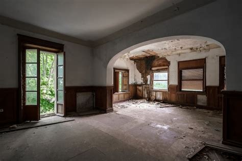 Premium Photo Interior Of An Old Abandoned Mansion