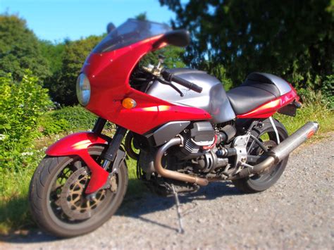 The first machines had 500cc single cylinder motors with the v11 is a fine motorcycle in the guzzi tradition. 2002 Moto Guzzi V11 LeMans