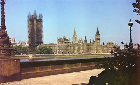 Amazing Color Pictures Of London Under Siege From Nazi Bombers During