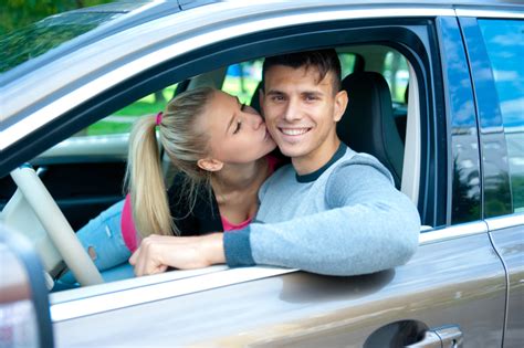 75 des canadiens ont eu des ébats amoureux dans leur voiture ecolo auto