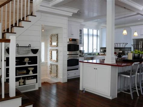 Kitchen islands and carts offer effortless style as well as added prep space and hidden storage. Transitional Kitchen With Tower Support Column | HGTV