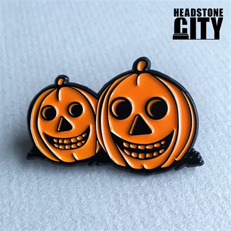 Smiling Pumpkins Halloween Enamel Pin