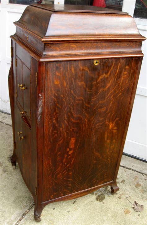 Beautiful cabinet for 1920s radio / phonograph with inlaid wood design. Victrola XVI - L Door - Golden Oak for sale