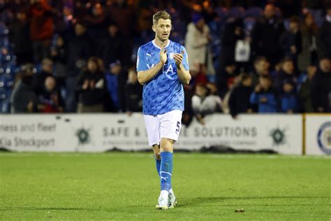 County Defender Pens New Deal Stockport County