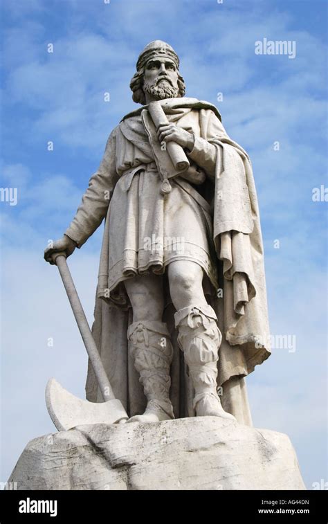 Statue Of King Alfred The Great Market Place Wantage Oxfordshire