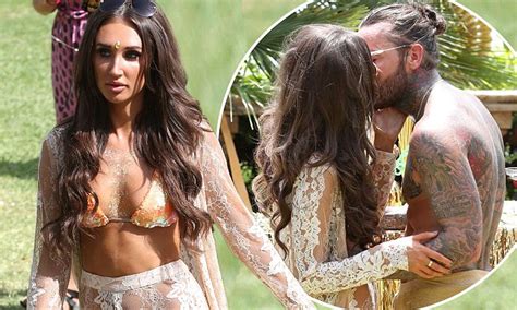 Megan Mckenna Packs On The Pda With Pete Wicks In Marbella Daily Mail Online