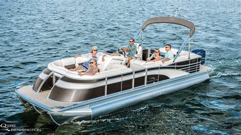 Q Series Luxury Pontoon Boats By Bennington With Images Pontoon