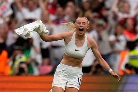 Chloe Kellys Extra Time Goal Sends England Past Germany In Womens