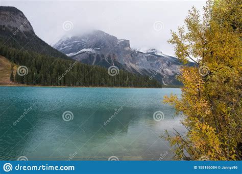Fall Foliage And Mountains At Emerald Lake In Yoho National Park