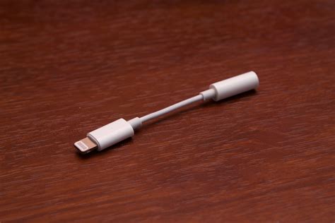 Your New 1000 Iphone Wont Come With A Headphone Dongle In The Box