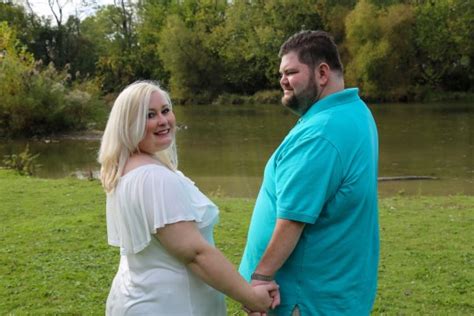 Bride Calls Out Photographer For Fat Shaming After She Photoshopped