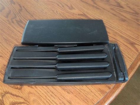 Pampered Chef Steak Knife Set With Built In Sharpener Isabell Auction