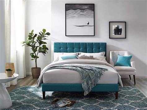 Wooden headboards are nothing new and have been around for ages. Teal-Tufted-Headboard-For-Apartment-Bedroom-Simple ...