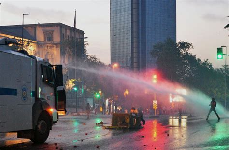 PHOTO GALLERY Turkish Police Teargas Anti Govt Protesters Multimedia