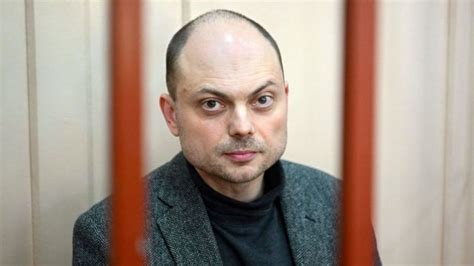 Russian Lawyer For Jailed Opposition Activist Kara Murza Flees Bbc News