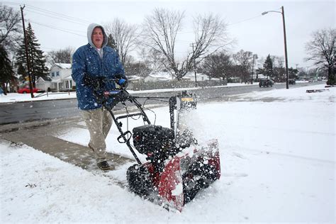 Photo Gallery Snow Hits Toledo On Sunday The Blade