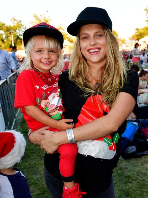 The australian actress announced on instagram that she's expecting another baby with her husband mark webber. Teresa Palmer and husband Mark Webber share baby news ...
