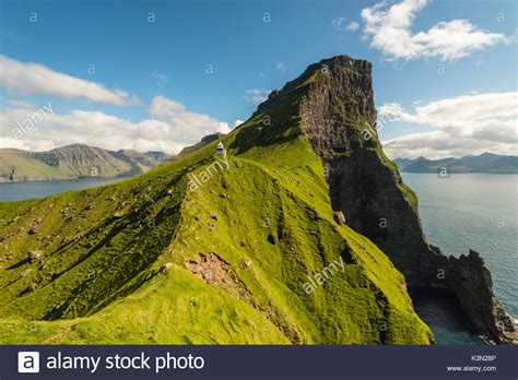 Wanderung von torshavn nach kirkjubour. Kallur Leuchtturm, Kalsoy Island, Dänemark, Färöer Inseln ...