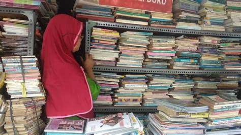 Resensi adalah sebuah tulisan yang berisi mengenai ulasan suatu karya. Rekomendasi Tempat Beli Buku Bekas di Indonesia | Good ...