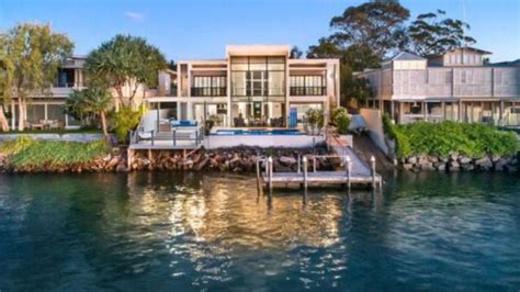 Massive Price For Noosa Mansion Linked To Former Government Minister