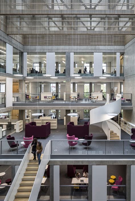 The 2018 edition of the greenbook: The Bayes Centre - FIS