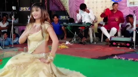 Komal New Dance On Stage Song Kisan Mero Choto Rahgo Performance By कोमल रंगीली Youtube