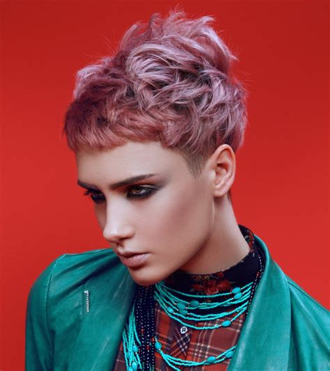 Well, when we talk about short hair makeovers, there are numerous possibilities and options. Folk hairstyles with tomboyish short cuts, bobs and ...