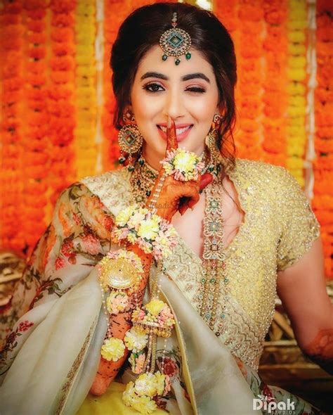 25 Mehndi Makeup Looks Of These Brides Will Make Your Eyes Pop