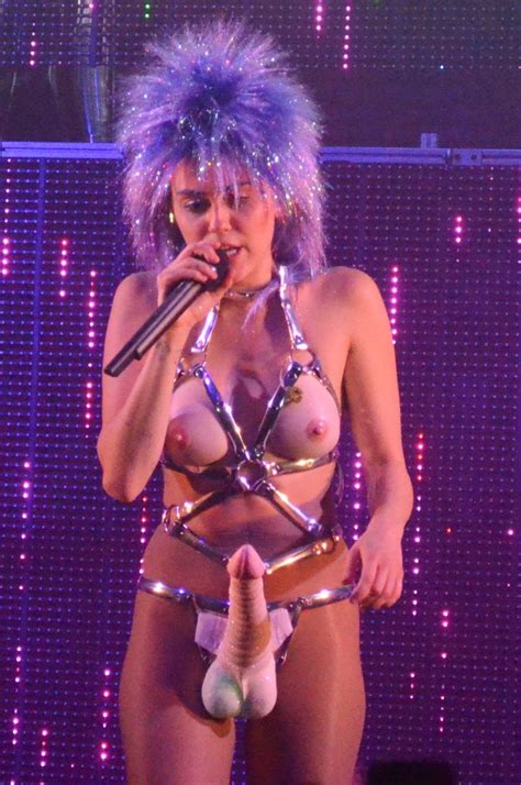 Miley Cyrus Topless Photos Video Thefappening