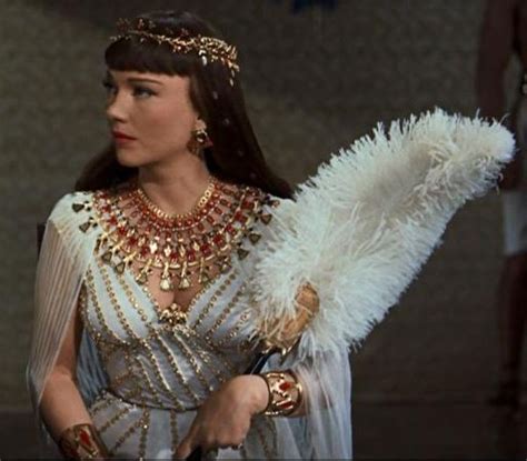 anne baxter costuming and makeup as nefretiri for the ten commandments movie