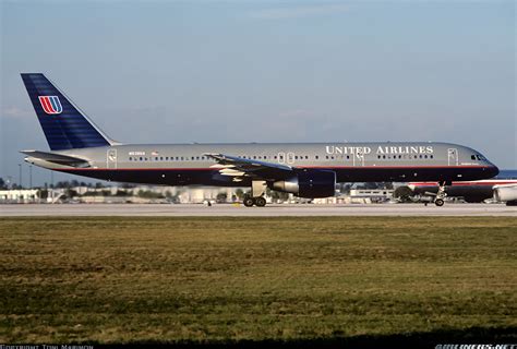 Boeing 757 222 United Airlines Aviation Photo 5625369