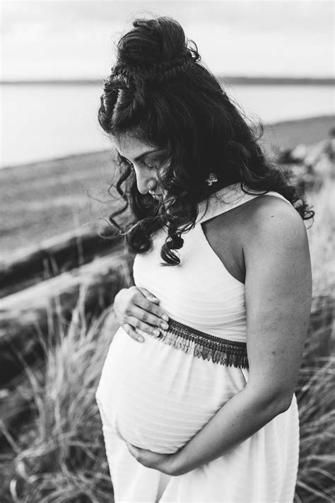 A Seattle Maternity Session At Discovery Park — Chelsea Macor Photography