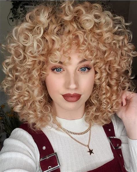 20 Sexy Curly Hairstyle For White Girls 2020 Fashionsum