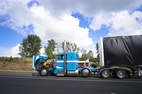 How Can You Benefit From Mobile On Site Semi Truck Repair Eds 24