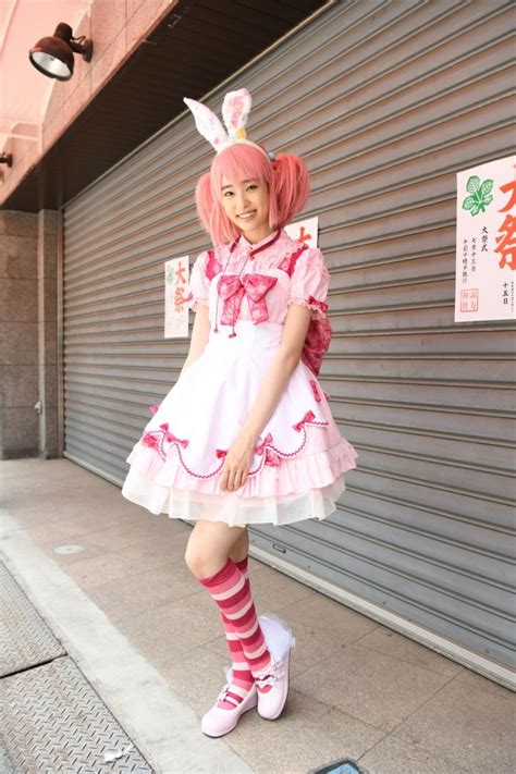 高橋は'14年に「全日本国民的美少女コンテスト」でグランプリを受賞。 '17年には nhk 大河ドラマ 『おんな城主 直虎』でドラマデビューを果たしている。 高橋ひかる、『高嶺の花』で国民的美少女が衝撃のコスプレ姿 ...