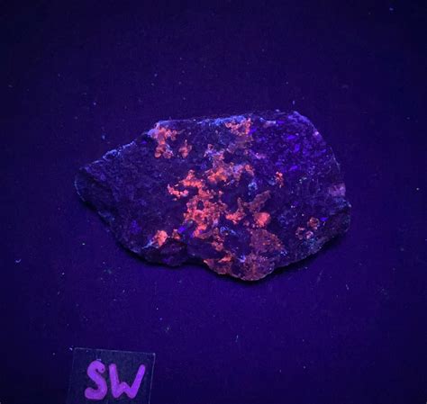 Zambian Calcite Pink Fluorescence Under Shortwave Sw Uv Light