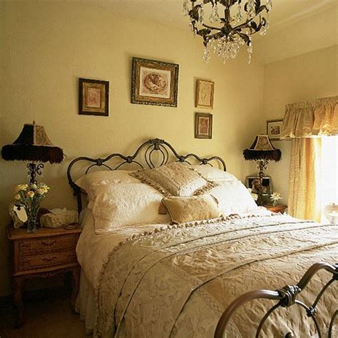 Use bedroom colours to their full potential. 16 Ideas Of Vintage Country Bedroom Furniture - Romantic And Sweet - Interior Design Inspirations