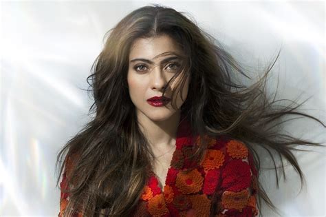 Foto artis india ajay devgan. Ajay Devgan Lakoni Adegan Ciuman, Kajol Kesal dan Cemburu ...