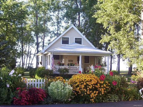 Looking for a new waterfront property to call your own? 9 Waterfront Homes Under $300,000