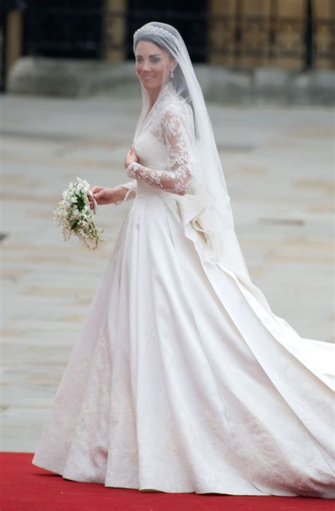 Das rätselraten um die robe von kate middleton scheint schon vor dem stichtag ein ende zu haben. Kate Middletons Hochzeitskleid - #Hochzeitskleid #Kate # ...
