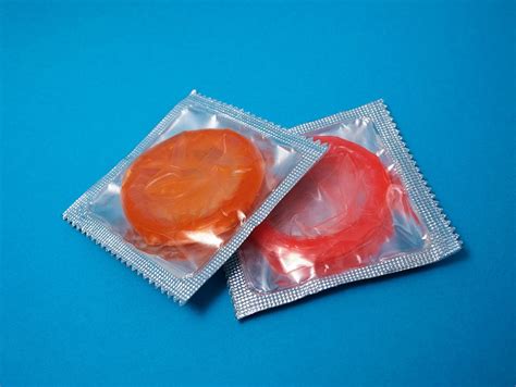 how to choose and use condoms correctly for maximum effectiveness howuknow
