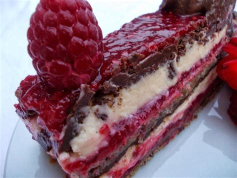 Capri Cake With Raspberries Tuetego
