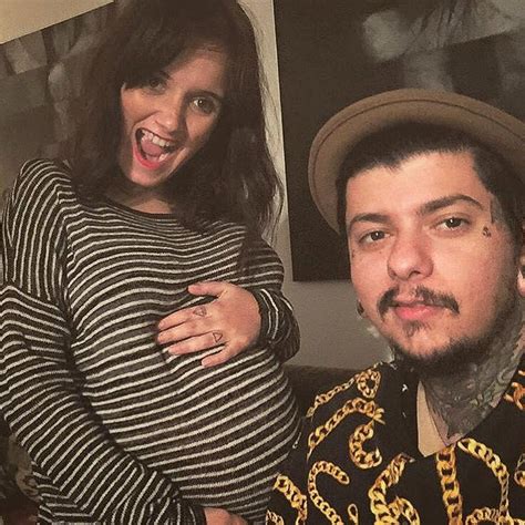 E obrigada pelo teu post. Grávida, Carolina Deslandes mostra a sua barriguinha