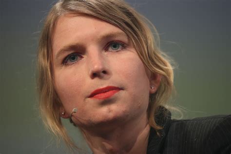 Chelsea Manning Posts Post Surgery Twitter Photos Following Gender