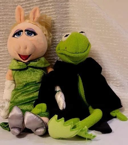 Muppets Most Wanted Miss Piggy And Kermit Frog Disneystuffed Plush