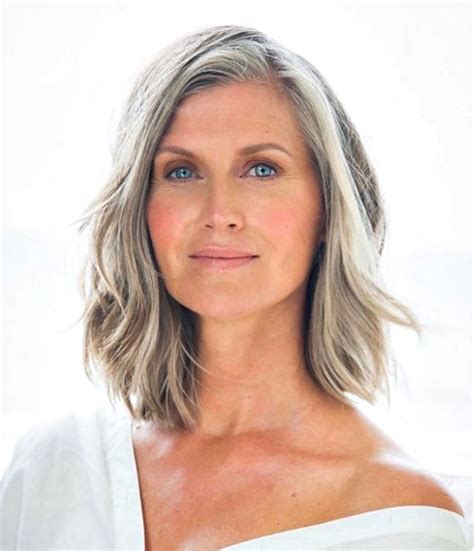 Ways To Wear Gray Hair Over Long Or Short Hairstyles Grey Hair