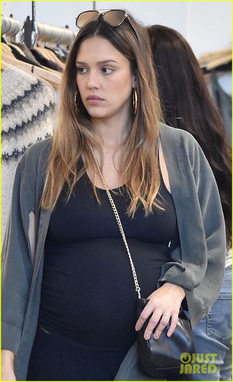 Photo Jessica Alba Shows Off Her Major Baby Bump At Lunch Photo Just Jared
