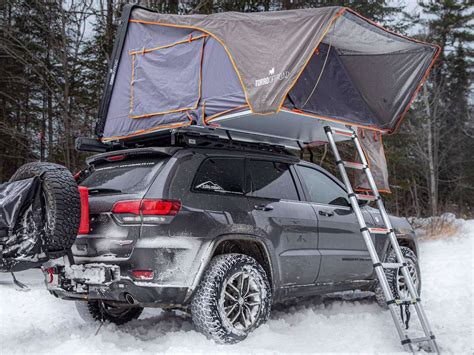 This Hard-Shell Rooftop Tent Can Fit up to 4 People